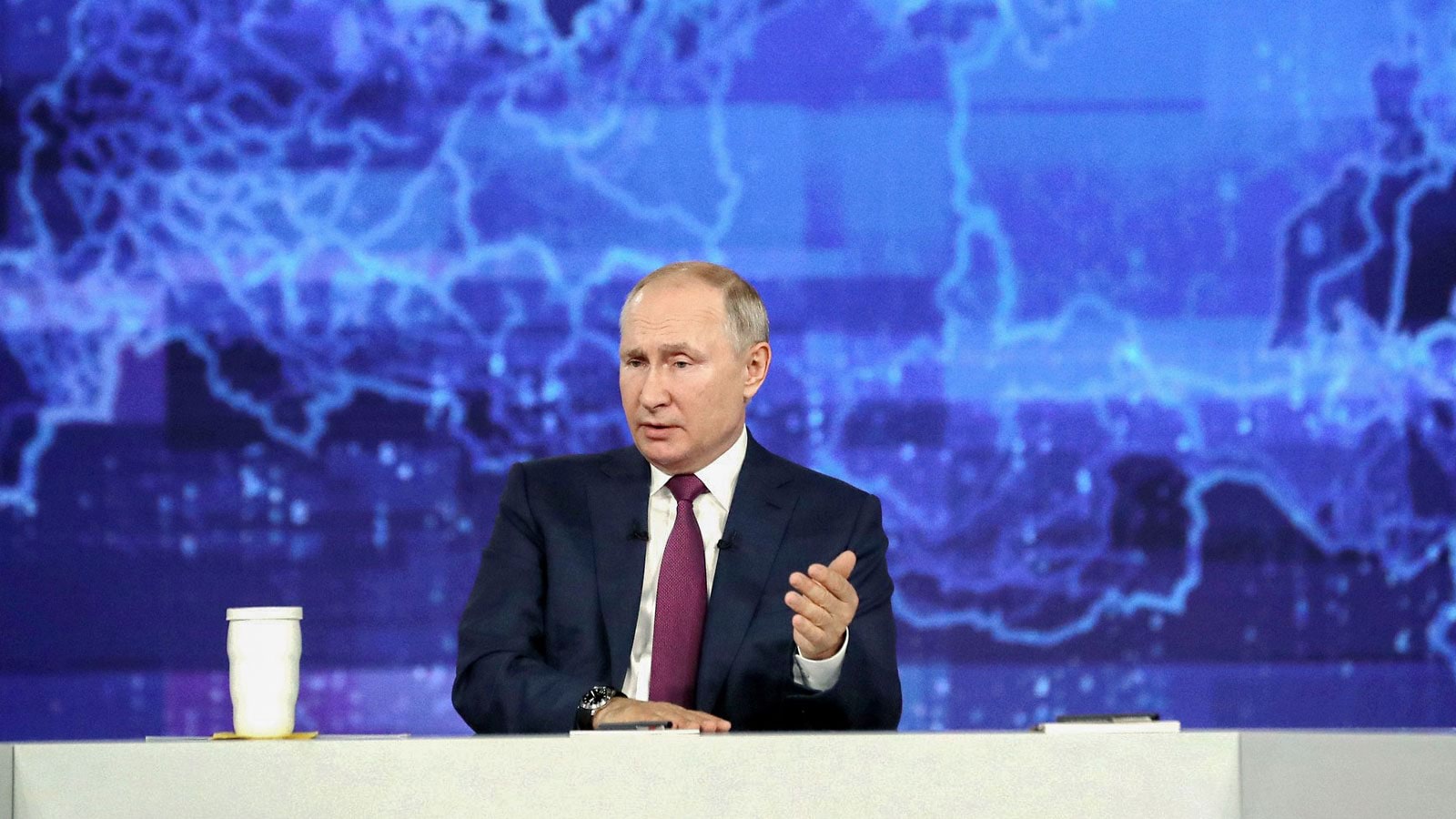 هاتف الرئيس الروسي يتعرض لهجمات إلكترونية خلال حوار مباشر 