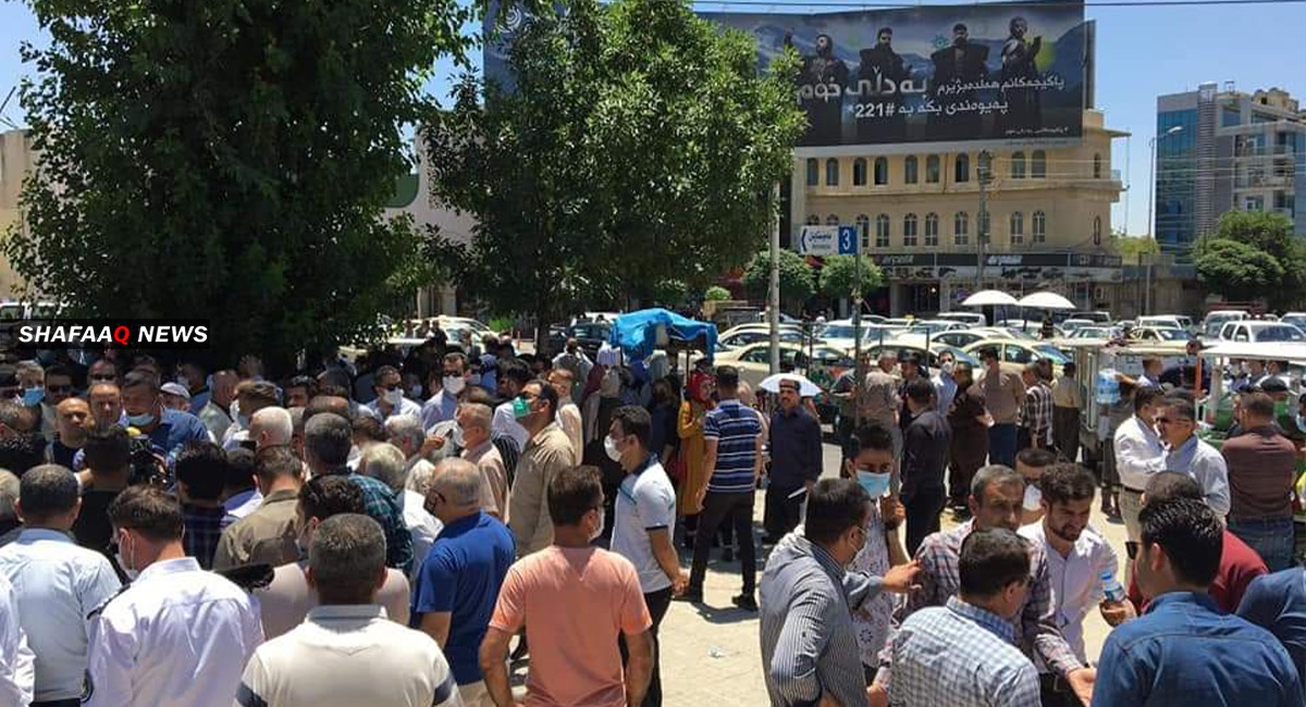Demonstrators in Erbil block a vital road protesting the lack of services