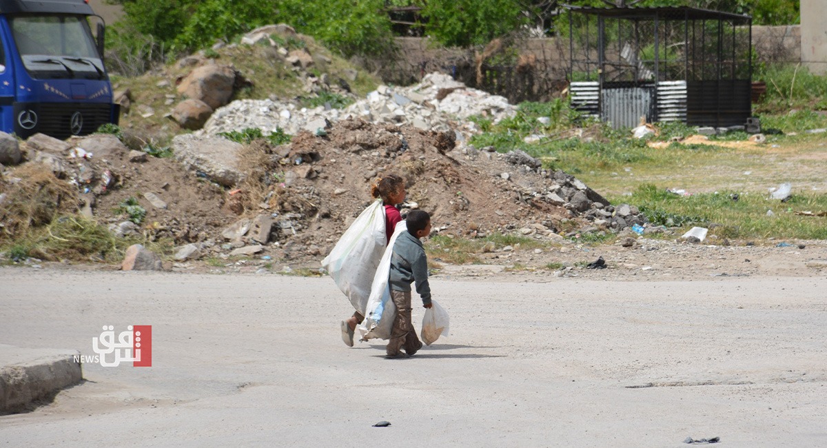 الغلاء والفقر يجبر الكثيرين على نبش القمامة في ديرك
