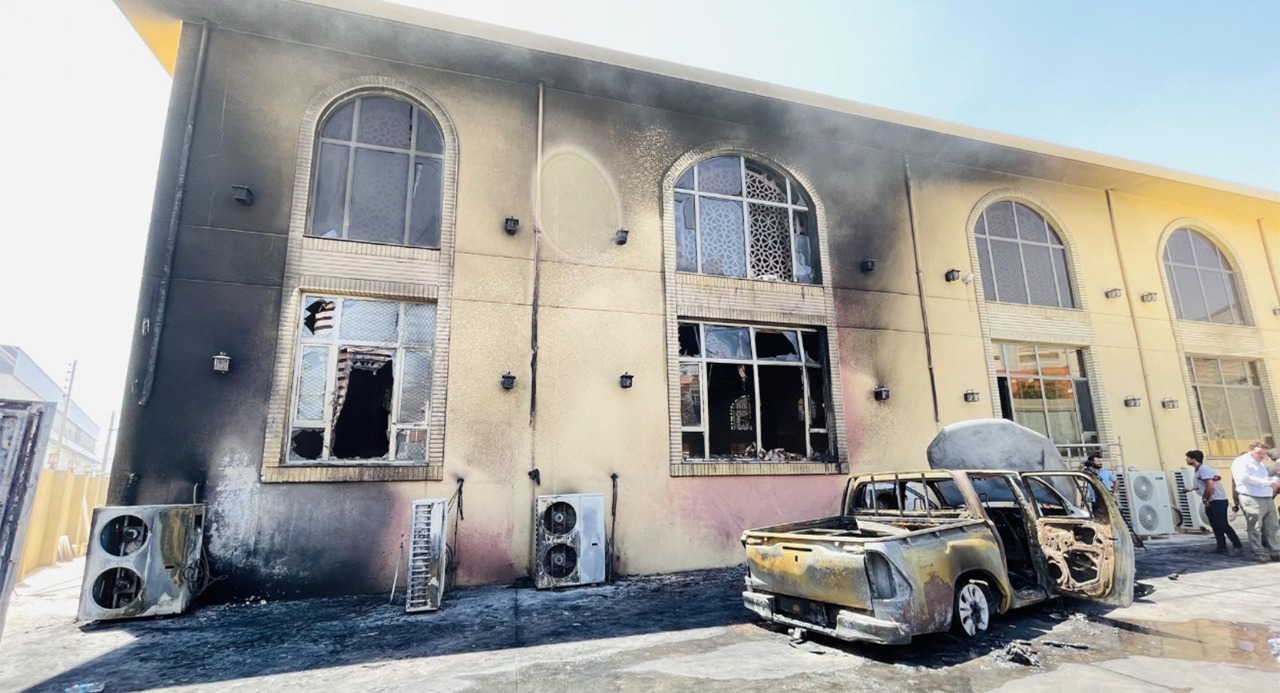 ثلاث إصابات بليغة وأضرار جسيمة باندلاع حريق في جامع بأربيل