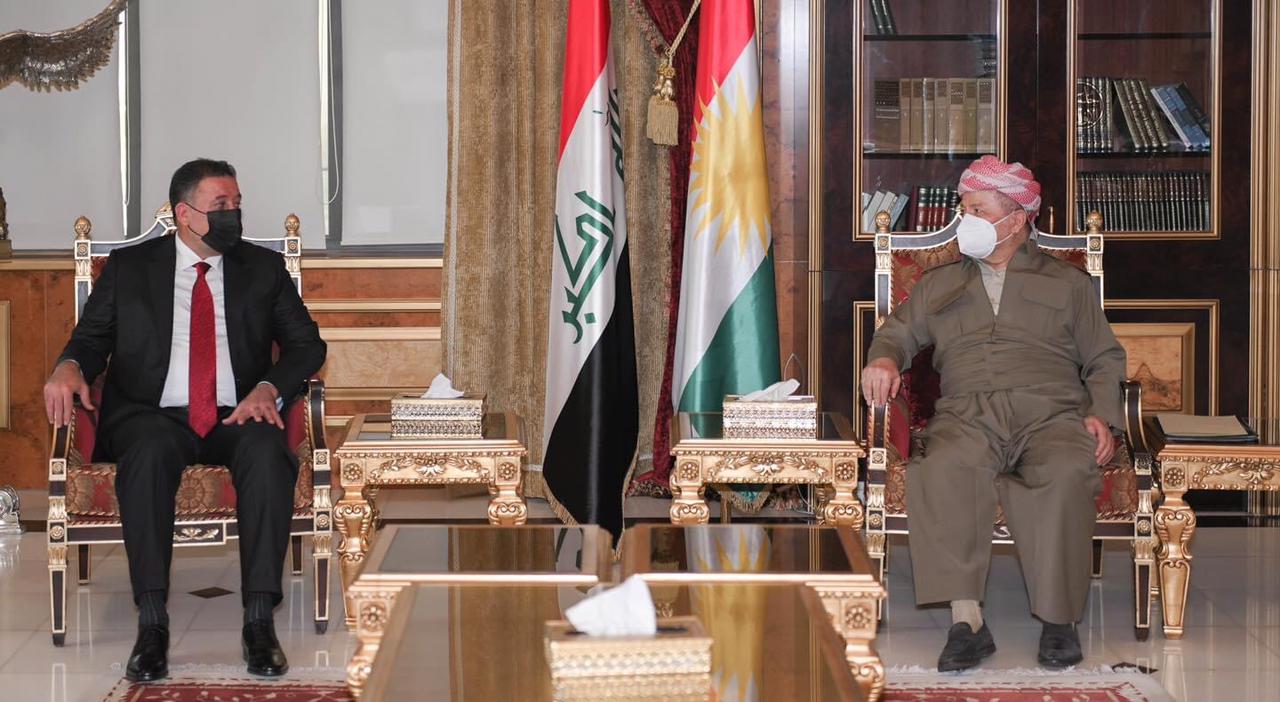 Masoud Barzani discusses security and political challenges in Iraq with a delegation of alAzm Alliance