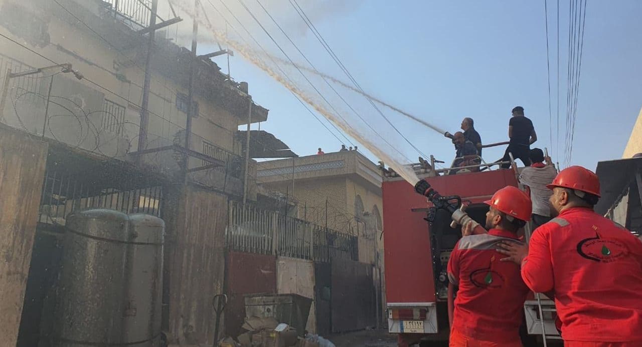 صور.. الدفاع المدني يعلن اخماد حريق جديد في بغداد