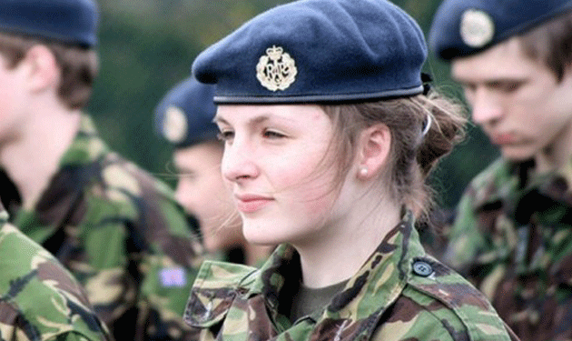 قاعات الطعام وغرف النوم.. أماكن خطرة على النساء في الجيش البريطاني
