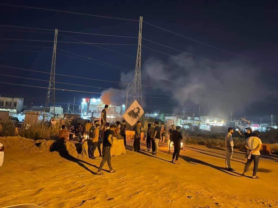 صدامات "ليليلة" بين محتجين غاضبين وقوات امن جنوبي العراق 