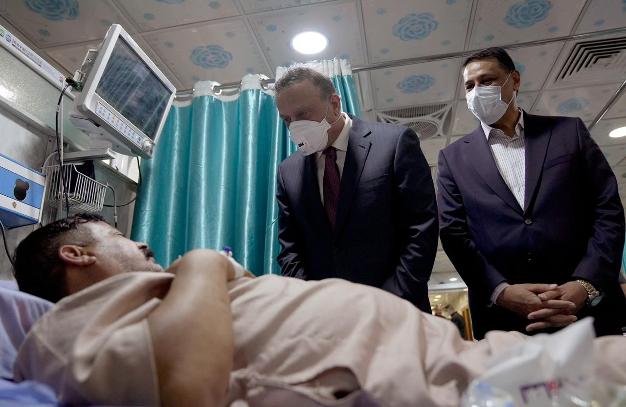 الكاظمي يأسف لأوضاع المستشفيات العراقية: لا تليق بسمعة الطب والأطباء
