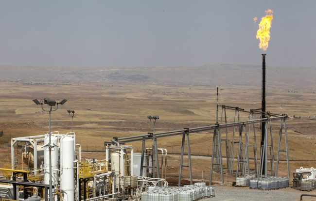 An agreement between Al-Anbar and MoO to explore six potential gas fields 