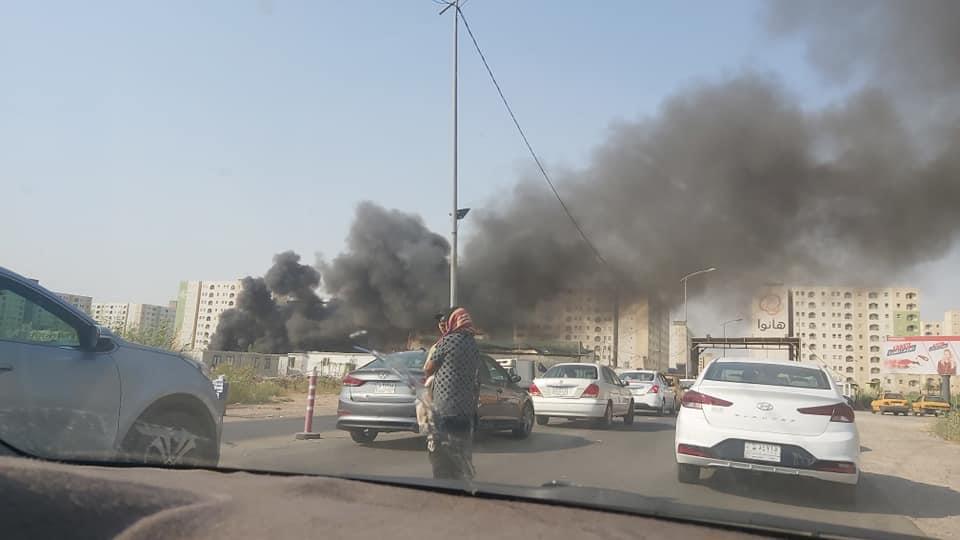 حريق قرب مجمع بسماية ببغداد والدفاع المدني تدفع بتعزيزات لإخماده 