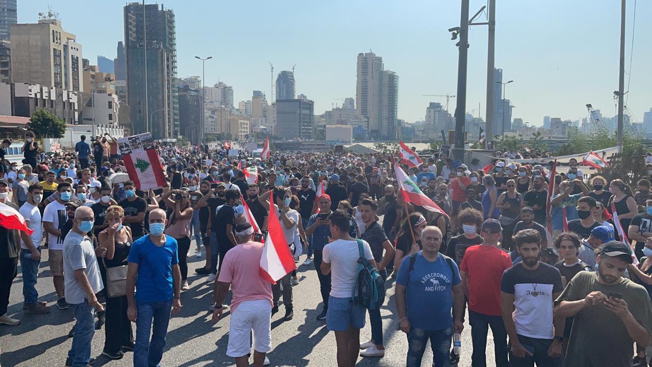 دعم امريكي فرنسي للبنان بملايين الدولارات وتظاهرات في بيروت بذكرى كارثة المرفأً
