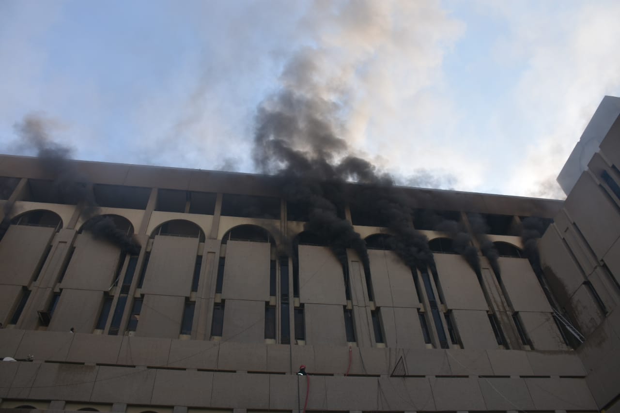 اندلاع حريق داخل هيئة السياحة العراقية وسط بغداد.. صور 