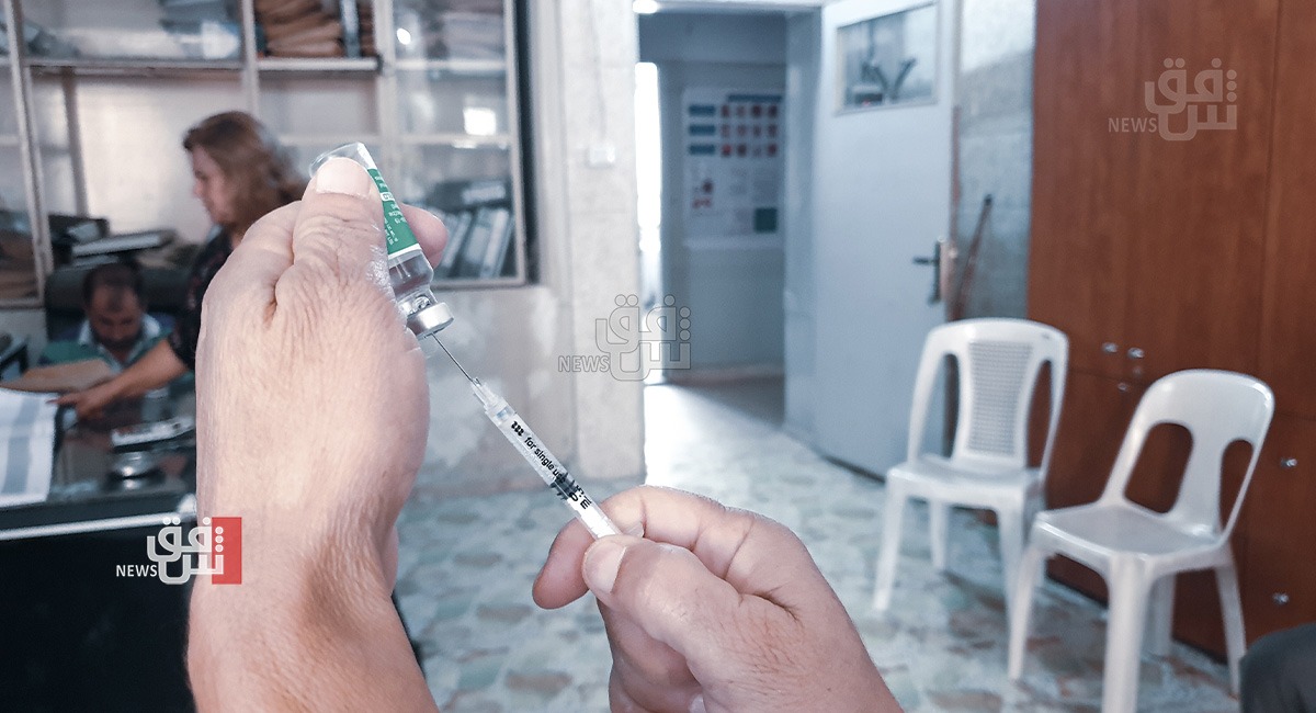 صور.. حملة تطعيم بلقاح كورونا في ديرك
