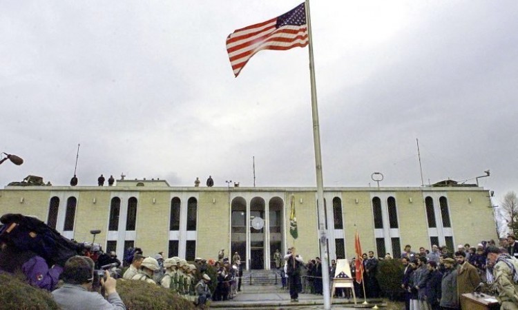 السفارة الأمريكية في كابول تتلف وثائق حساسة 