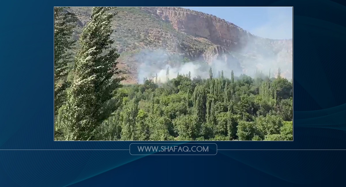 Civil Defense teams unable to extinguish a massive fire in Batifa District 