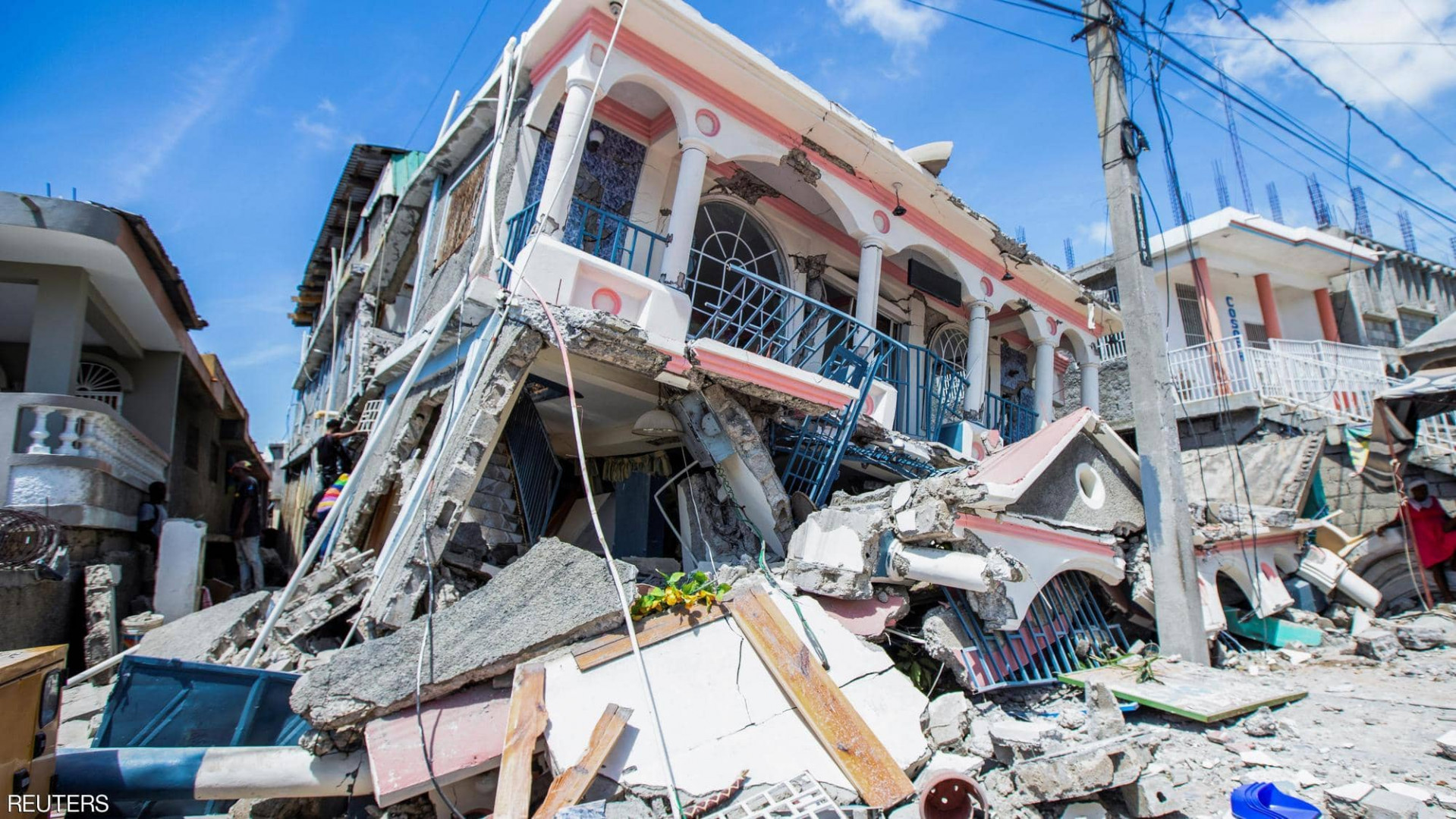 Reuters: +300 killed, +1,800 injured in Haiti quake