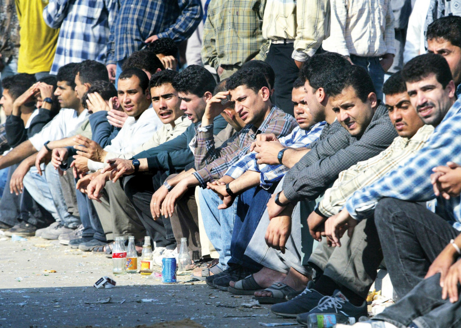 برلماني يحذر من "موت سريري" للشباب العراقي