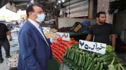 وزير يدعو إلى اجتماع "طارئ" لمواجهة ارتفاع أسعار الطماطم والخيار