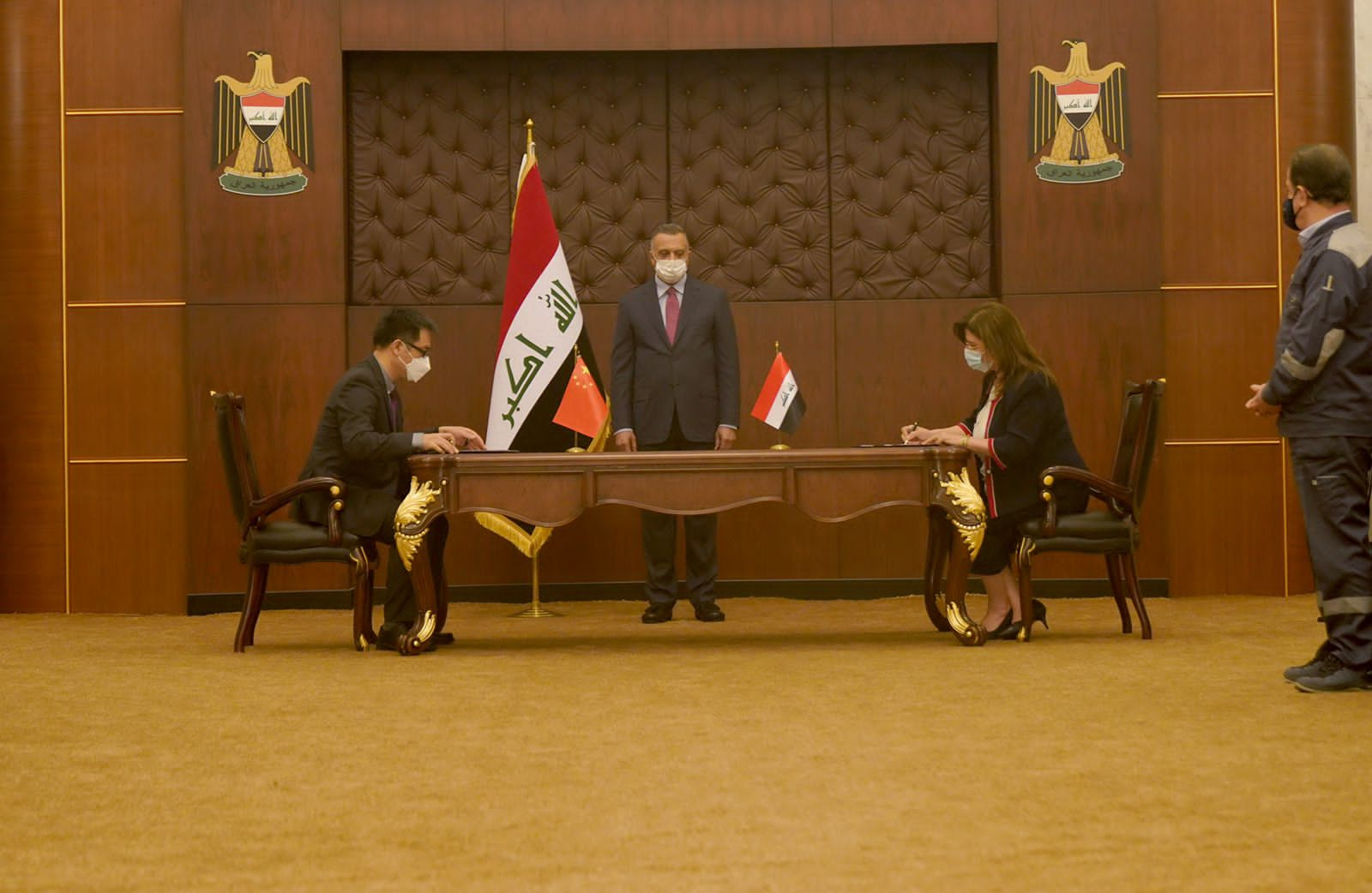 Iraq signs an agreement of principles with China to build solar power plants