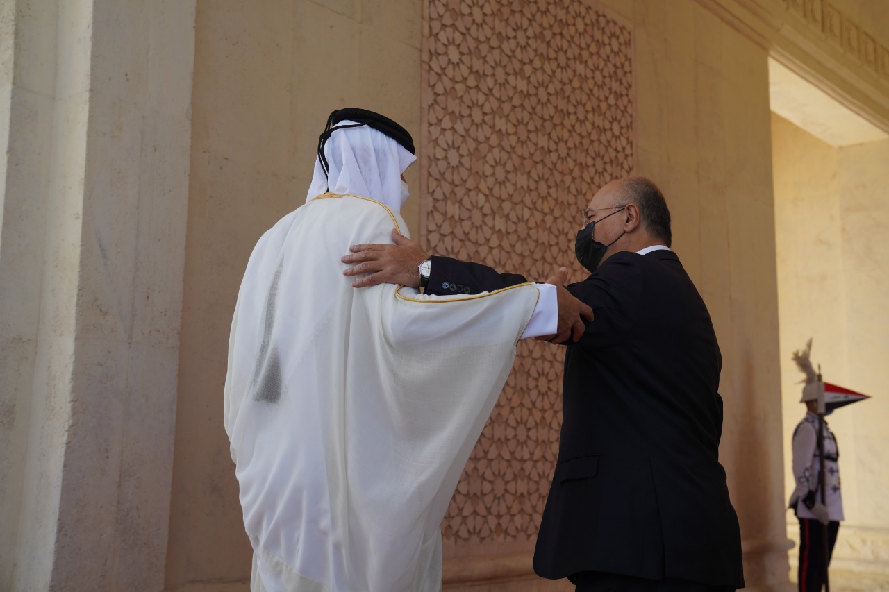 لقاءات "اماراتية مصرية قطرية" منفردة على هامش مؤتمر بغداد