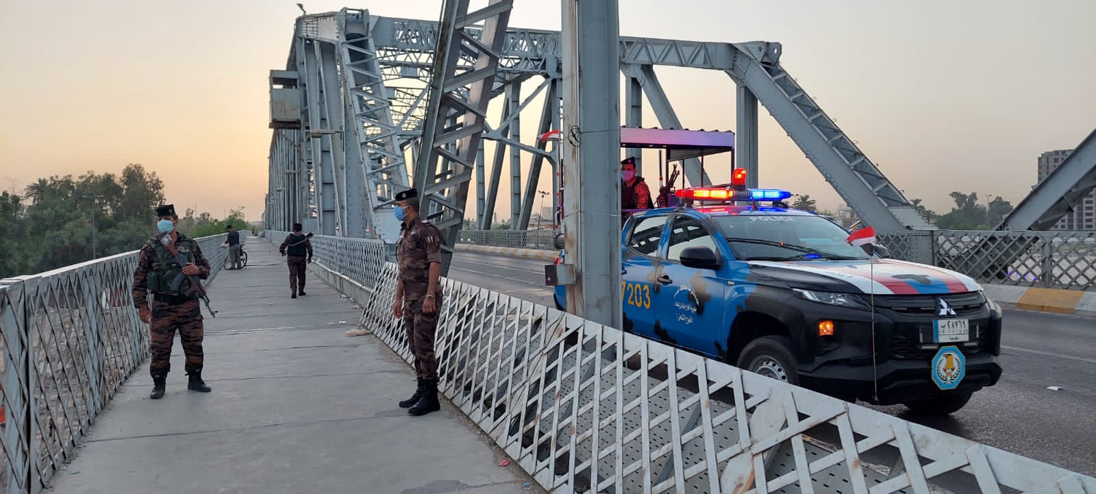 بغداد تنشر دوريات قرب الجسور للحد من محاولات الانتحار