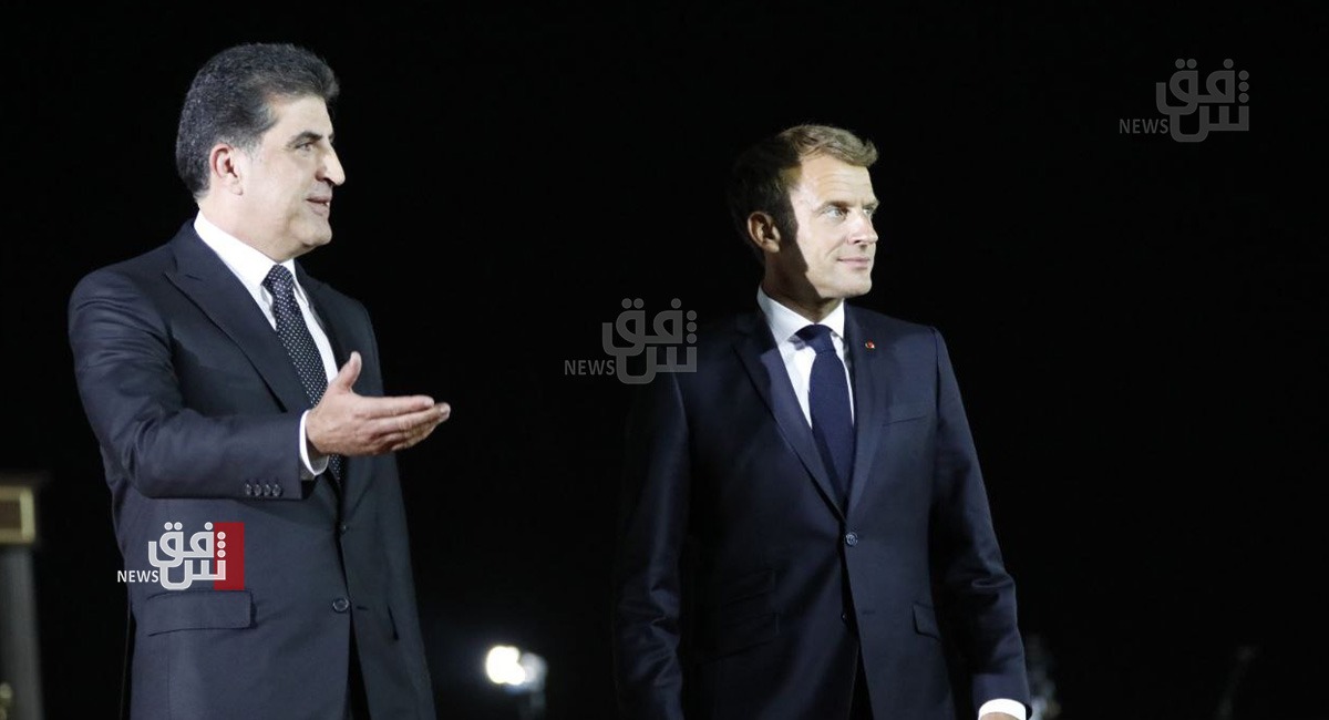 صور.. الرئيس الفرنسي يصل أربيل