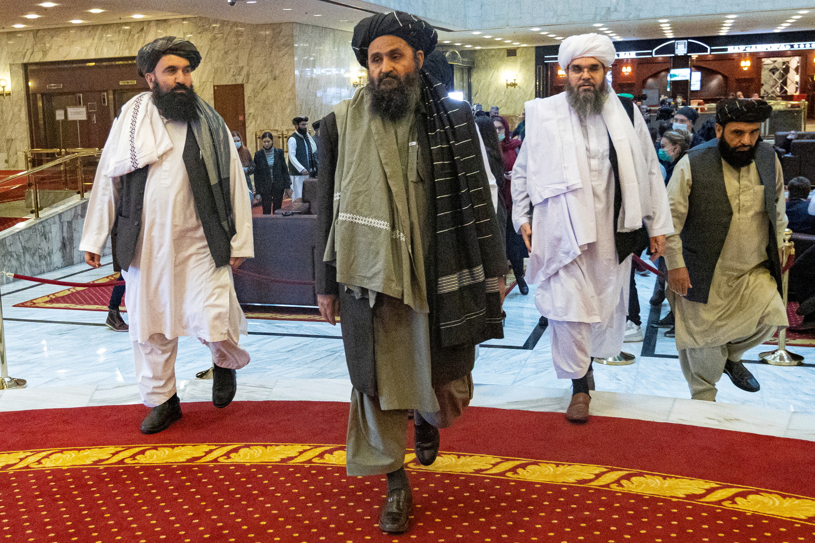 الملا عبد الغني برادر يقود الحكومة الأفغانية الجديدة