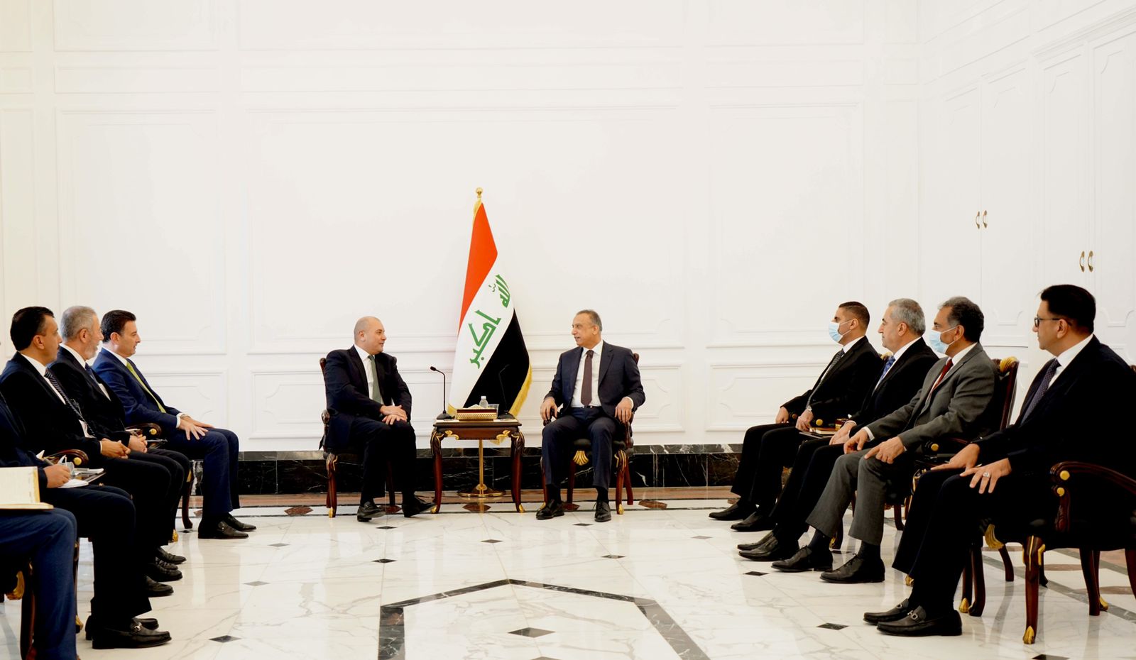 الكاظمي يحث البرلمانيين العراقيين والاردنيين على تسهيل "عملية التكامل" بين البلدين 