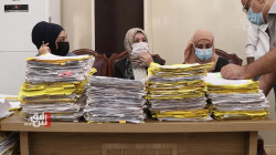 نينوى تشرع بتوزيع تعويضات المتضررين من "الإرهاب" والاهالي ينتقدون حكومة بغداد