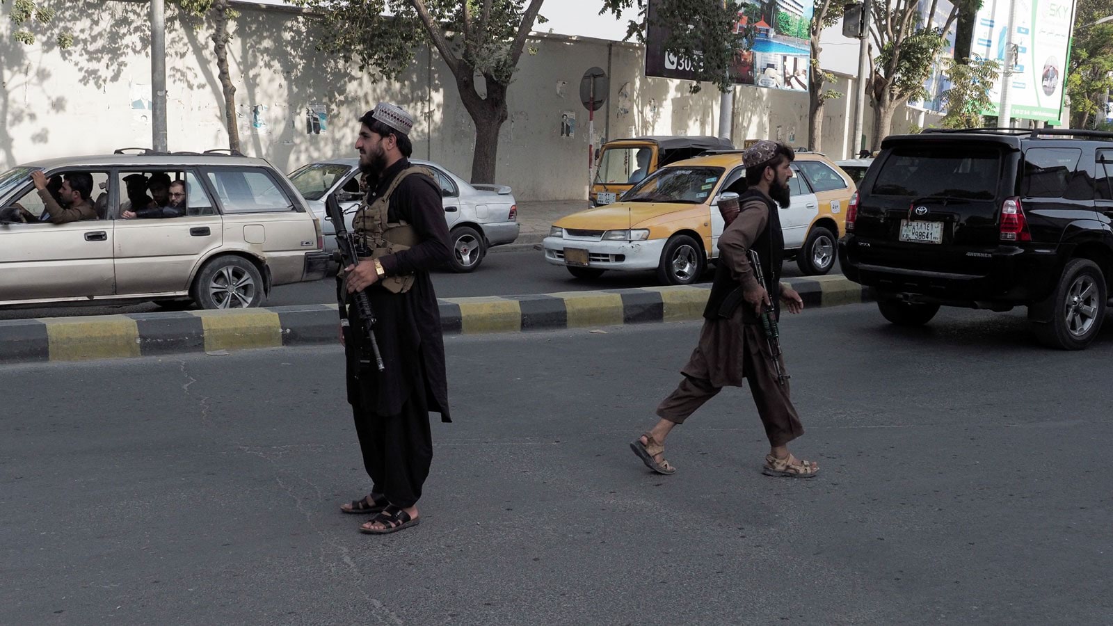قتيلان و8 جرحى في صفوف متظاهرين برصاص طالبان