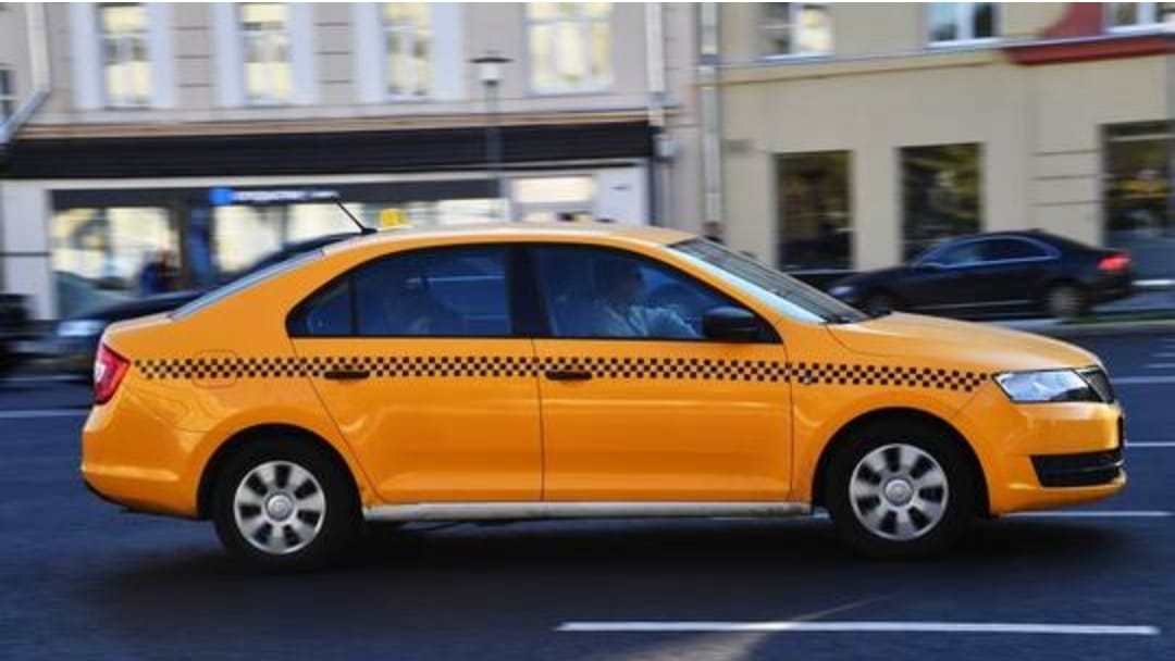 أول عاصمة في أوروبا تشغل سيارات أجرة "بدون سائق"