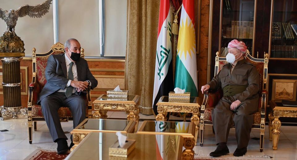 Kurdish leader Masoud Barzani meets with Iyad Allawi