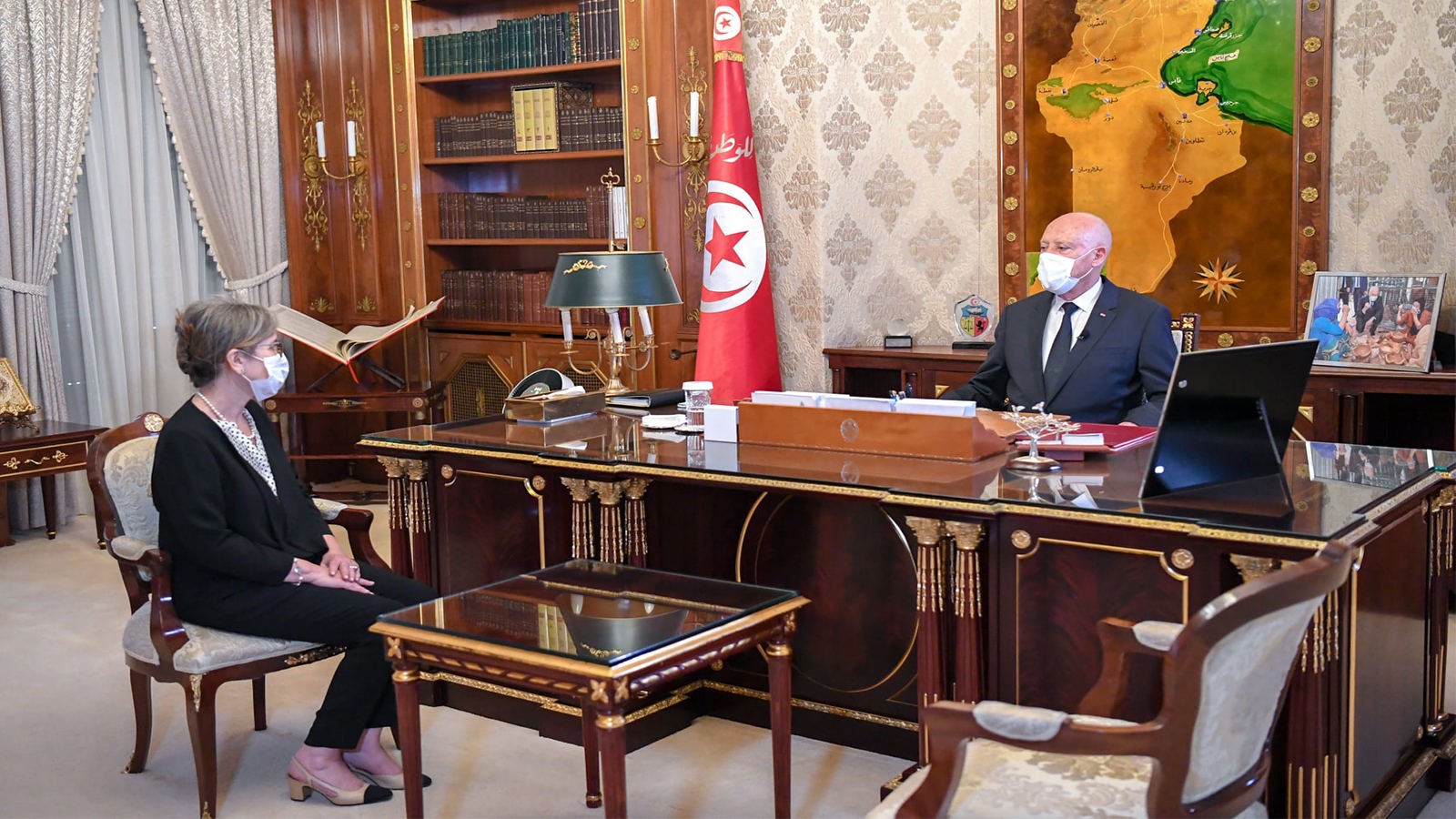 الرئيس التونسي يكلف امرأة لتشكيل الحكومة