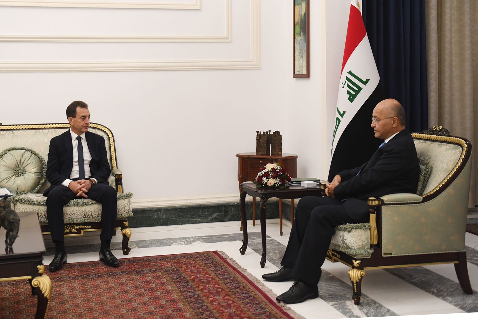 French ambassador to Iraq hands President Salih a letter from Macron