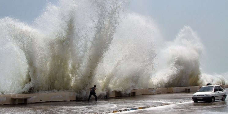 إعصار "شاهين".. فقدان وإصابة العشرات في إيران ودول الخليج تتأهب