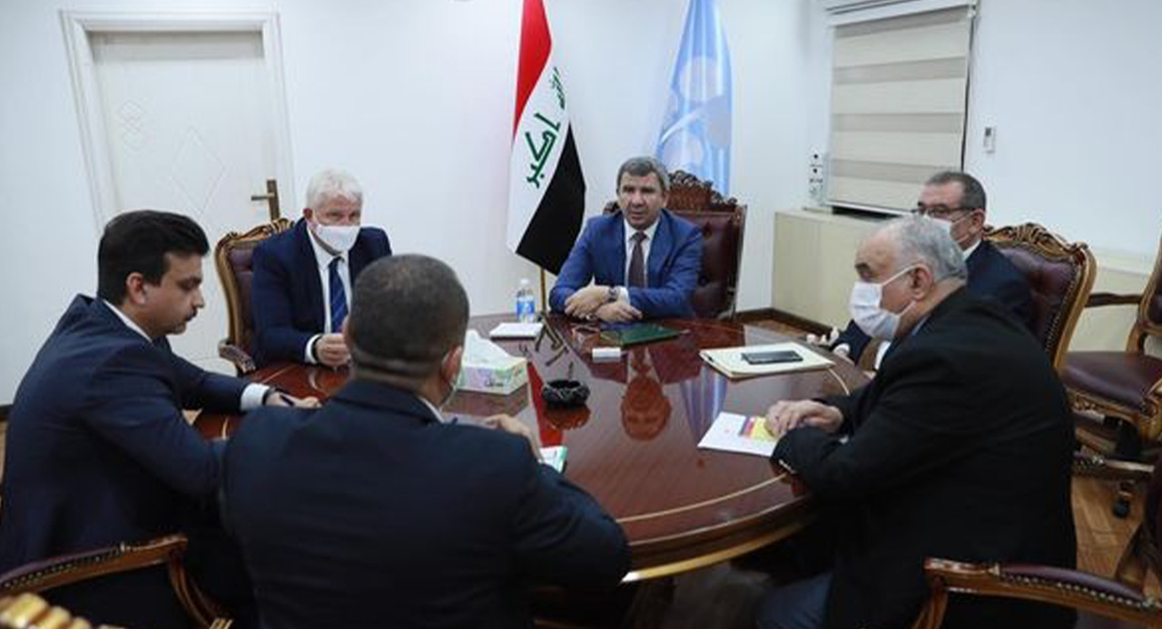 وزير النفط العراقي: الحكومة توافق على قيام شركة النفط الوطنية بالدخول كشريك ممول مع توتال  