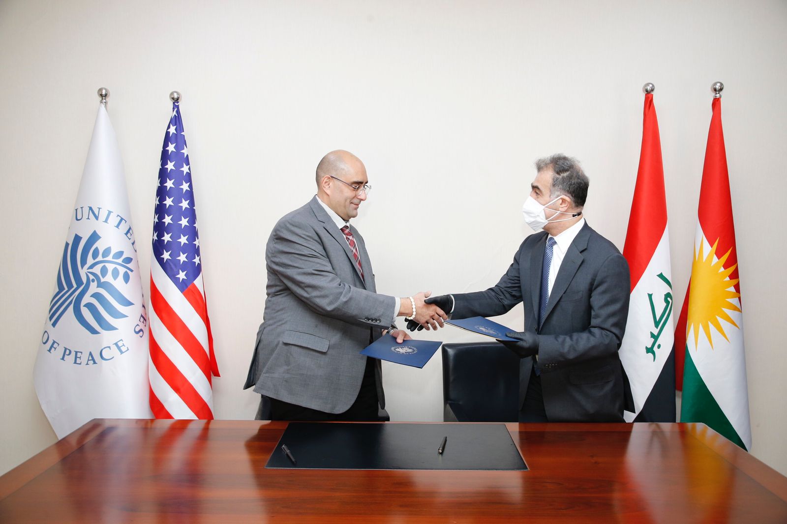 حكومة اقليم كوردستان تبرم مذكرة تفاهم مع معهد السلام الأمريكي لتمديد أعماله 