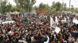 Proponents of an al-Fatah eagle organize a demonstration in Nineveh to protest his defeat 