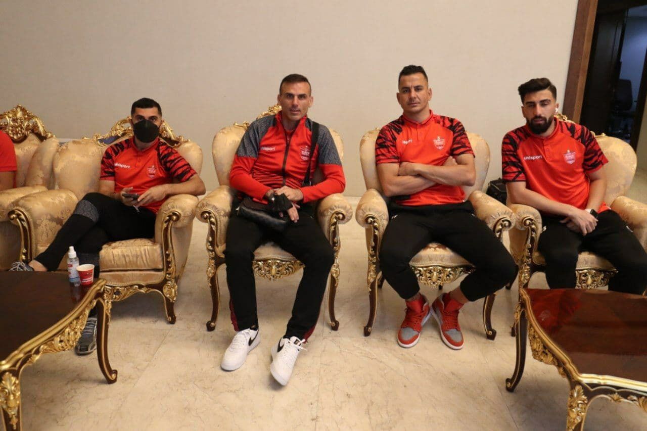 پرسپولیس تێهران، یەک رووژ دۆماتر، دە عەراوستان