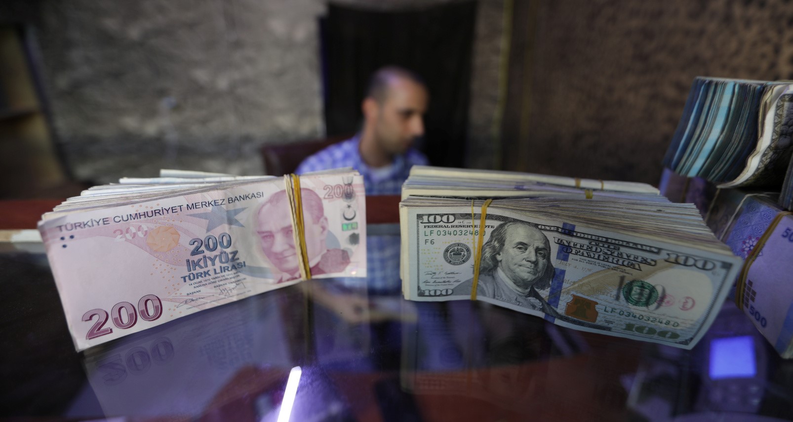 Turkish lira drops to new all-time low after rates slashed 1634899595478