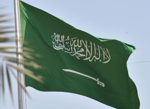 السعودية تطرد سفير بيروت وتستدعي سفيرها وتقرر إيقاف الواردات اللبنانية  