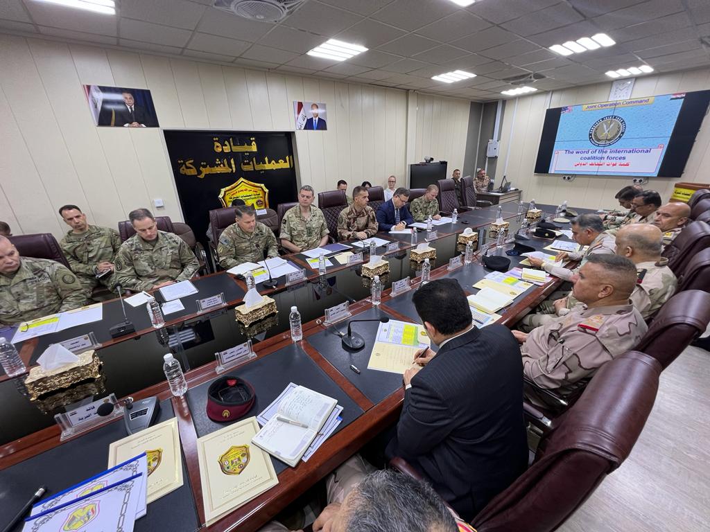 Iraqi officials meet senior US military personnel to discuss US forces' exit from Iraq 