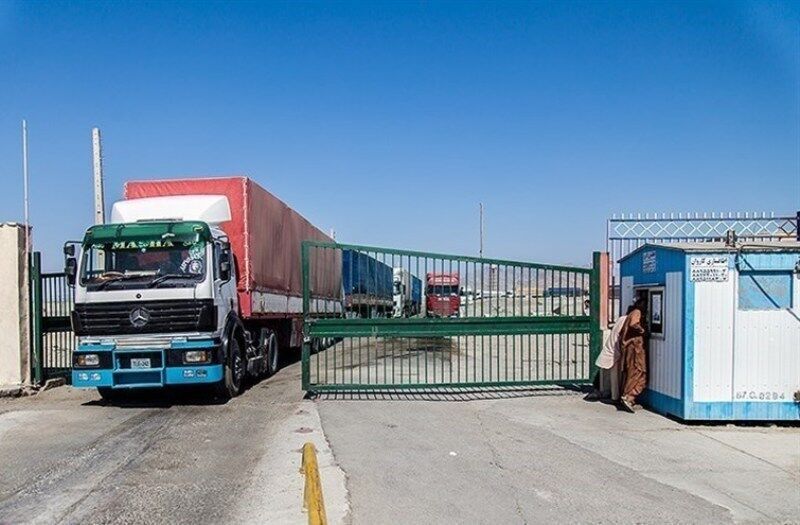 تصدير أكثر من مليون طن سلع وبضائع من محافظة إيرانية إلى العراق