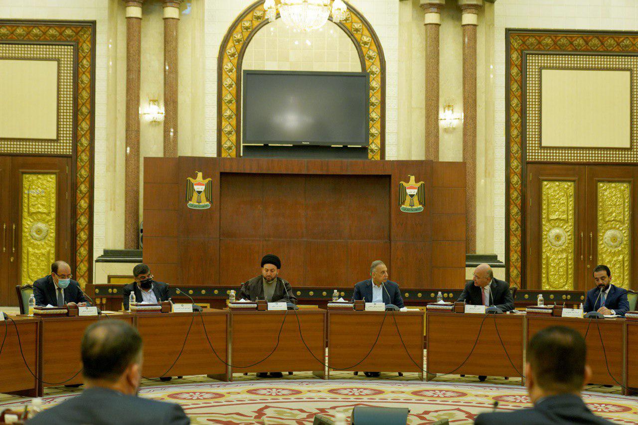 Al-Abadi hosts a meeting between senior Iraqi officials in his house 