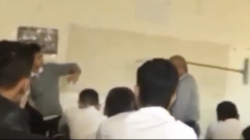 معلم يضرب طالباً بممسحة الأرض.. وكركوك تحقق في الواقعة (فيديو)