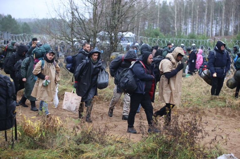 وزارة الدفاع البولندية تعتقل حوالي 100 مهاجر 