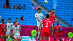 بعشرة لاعبين.. العراق يقتنص تعادلا قاتلا من عمان في مستهل كأس العرب