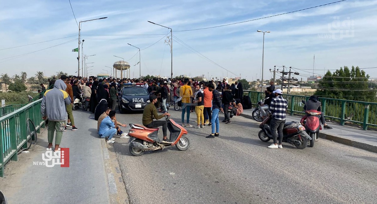 تظاهرات التعيينات تتطور .. محتجون يغلقون جسرين جنوبي العراق