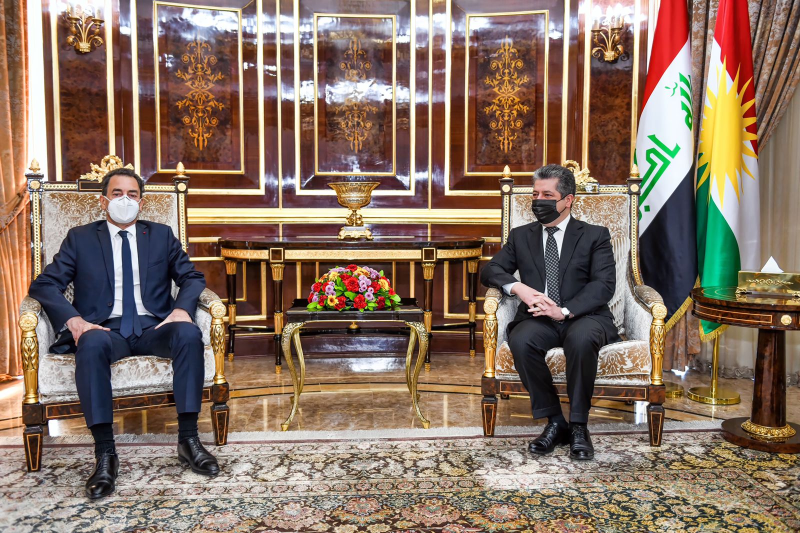 Kurdistan's PM and France's Ambassador discuss the migrant crisis near the EU borders 
