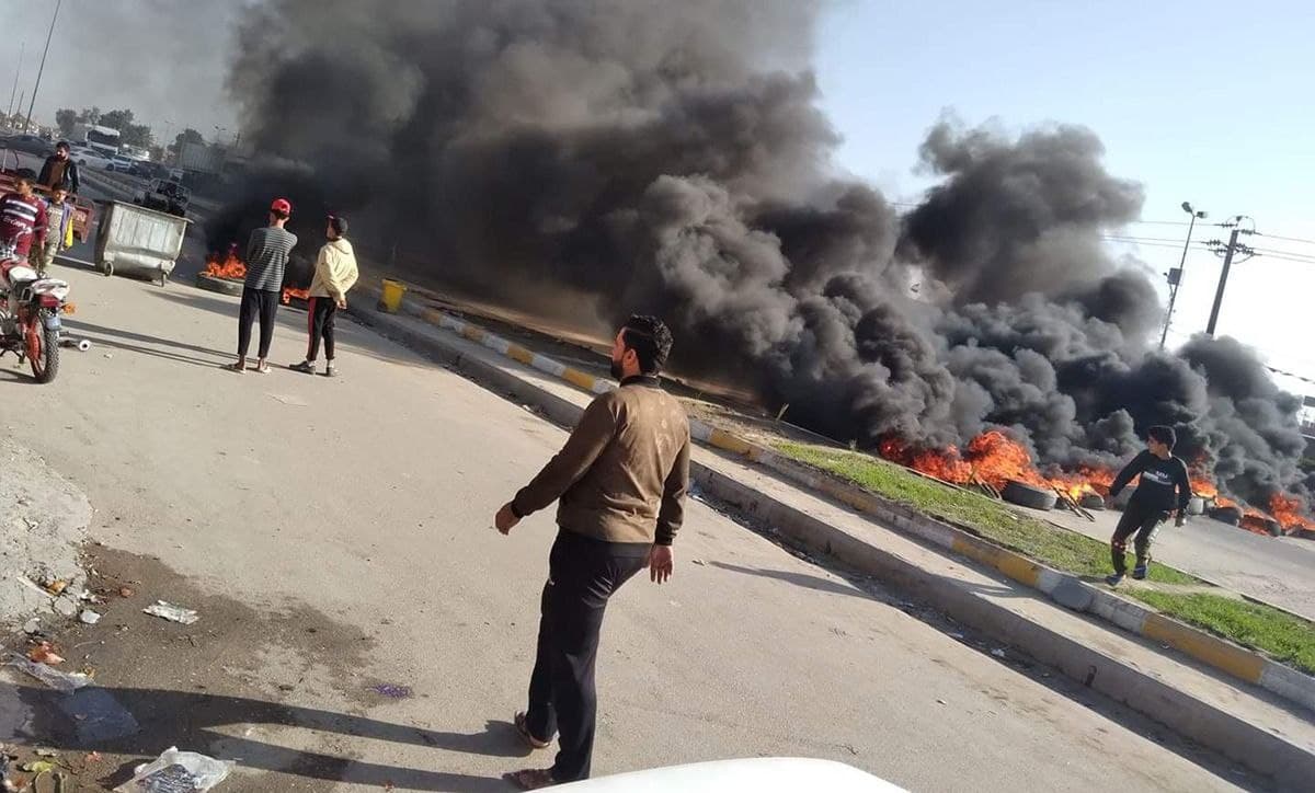 Demonstrators south of Dhi Qar demand to improve services