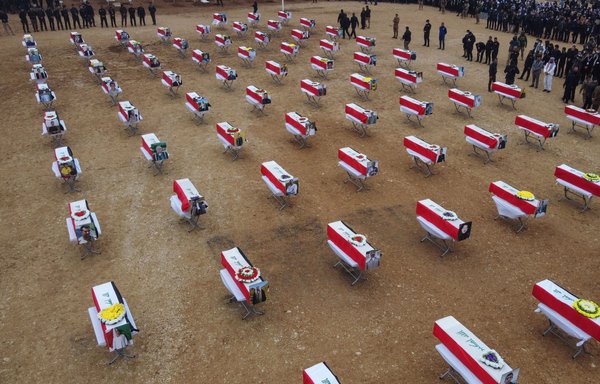 رفات عشرات الضحايا الإيزيديين ستوراى الثرى في مقبرة كوجو بسنجار