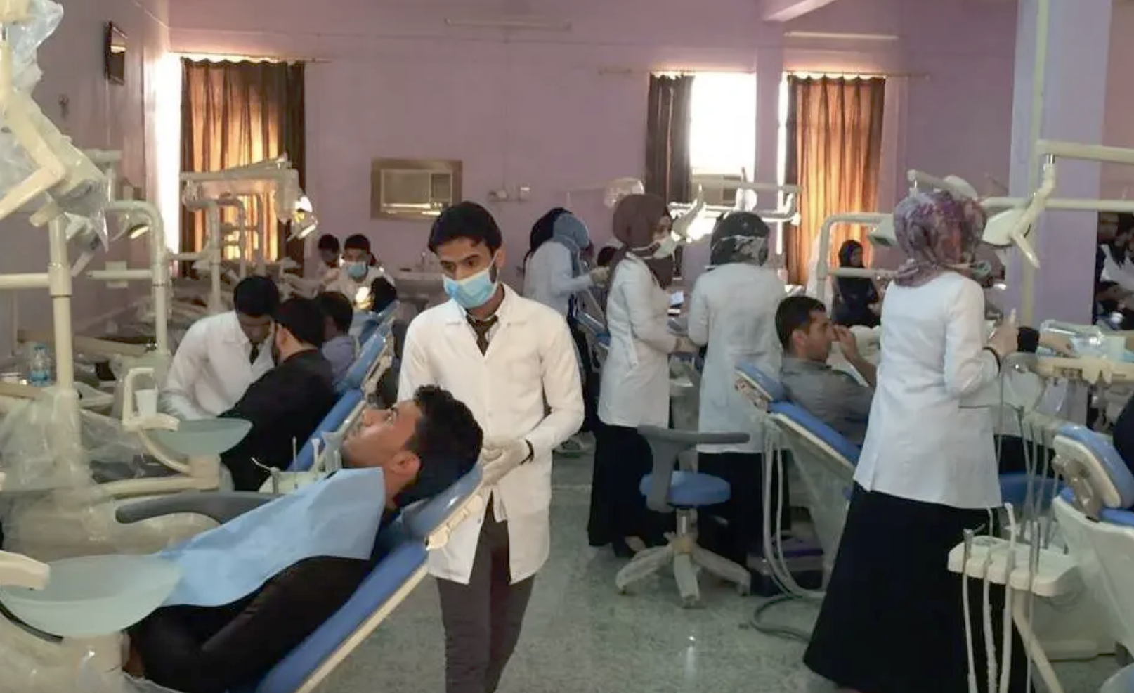 تحذيرات عاجلة من نقابة أطباء الأسنان العراقية: آلاف الخريجين سيهددون السلم المجتمعي