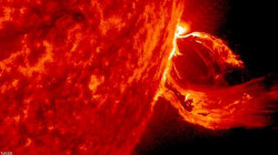 علماء يحذرون من أضخم توهجات الشمس اليوم
